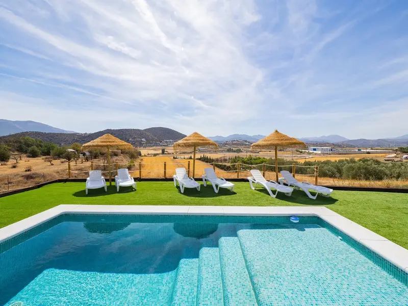 Casa-Villa de 3 Dormitorios alquiler Coin, España