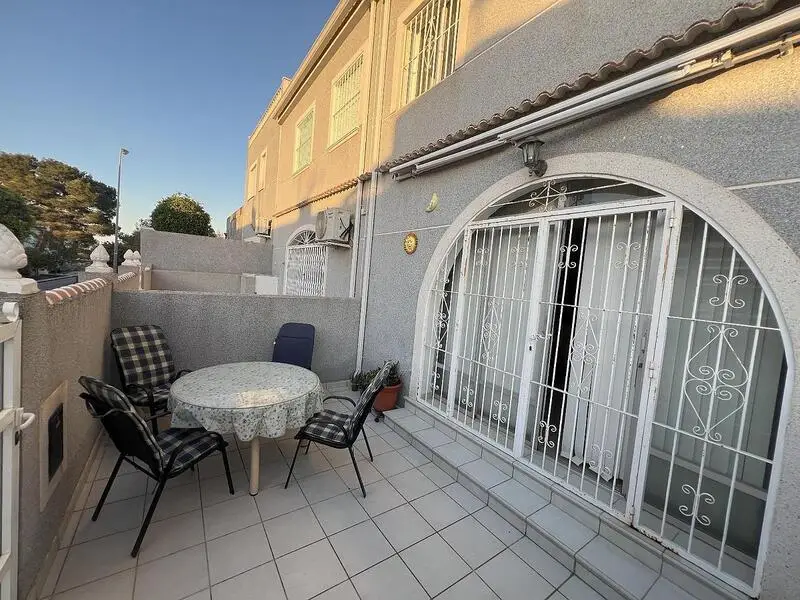 Adosado Reformado en Torrevieja 3 Dormitorios Amueblado
