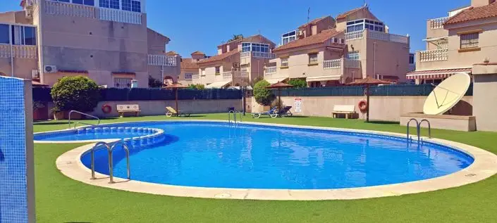 Dúplex 2 Dormitorios Torrevieja Solarium Piscina