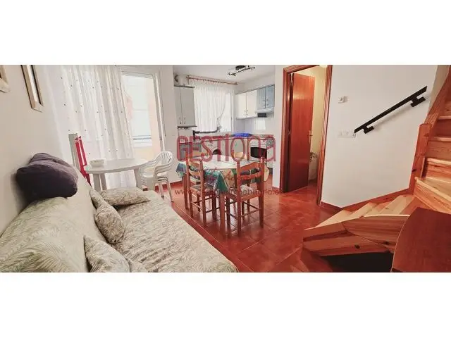 Coqueto Apartamento con Terraza en Isla