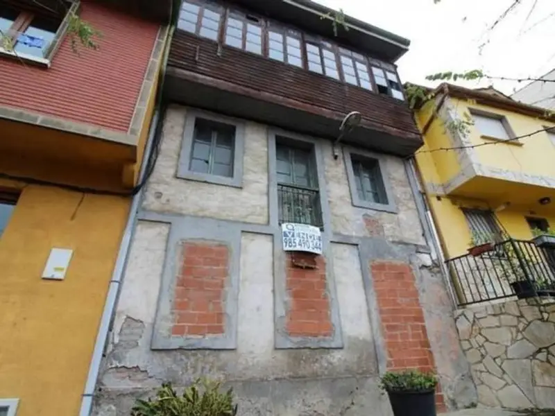 Chalet para reformar en Pola de Lena