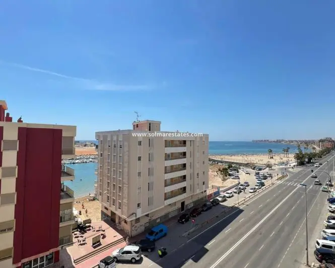Apartamento en venta Torrevieja 3 dormitorios 2 baños segunda linea playa