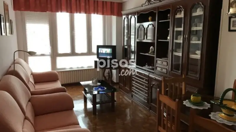 Piso en alquiler en Solares