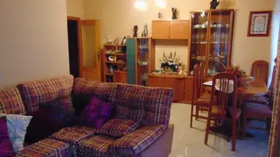 Piso en Venta Centro 4 Dormitorios 2 Baños Terraza Amueblado