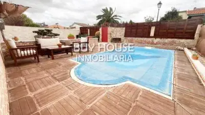 Chalet en venta en Carranque