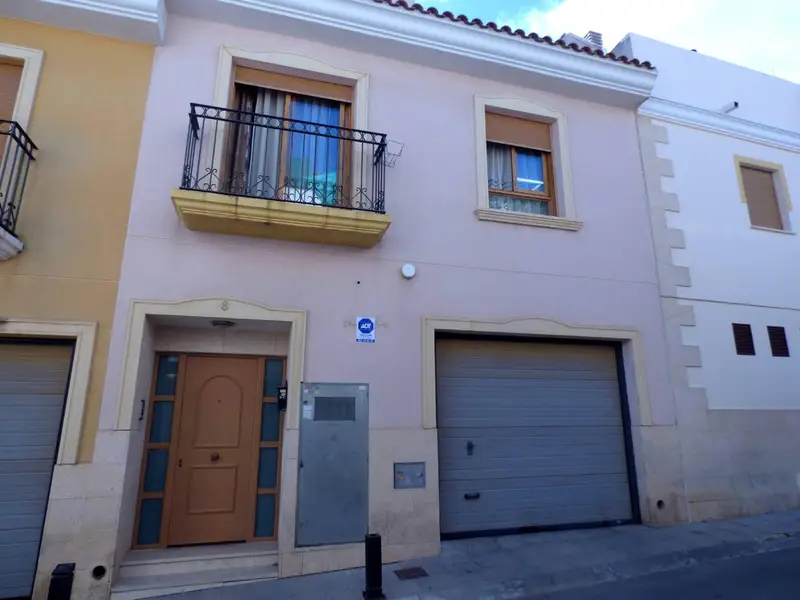 Casa en La Nucia Pueblo con Vistas al Mar