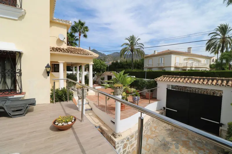 Villa de Lujo 6 Dormitorios Marbella Cerca de Playas y Colegios