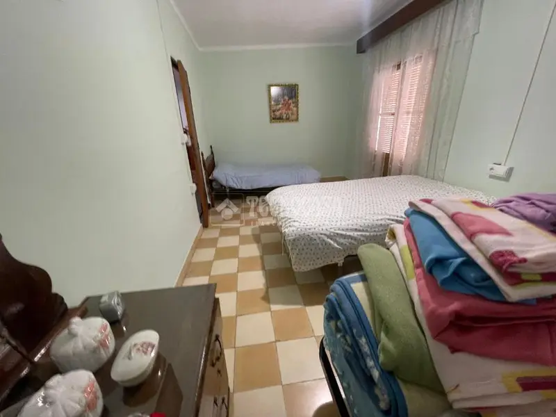 Casa en venta en Ecija 5 habitaciones 121m2