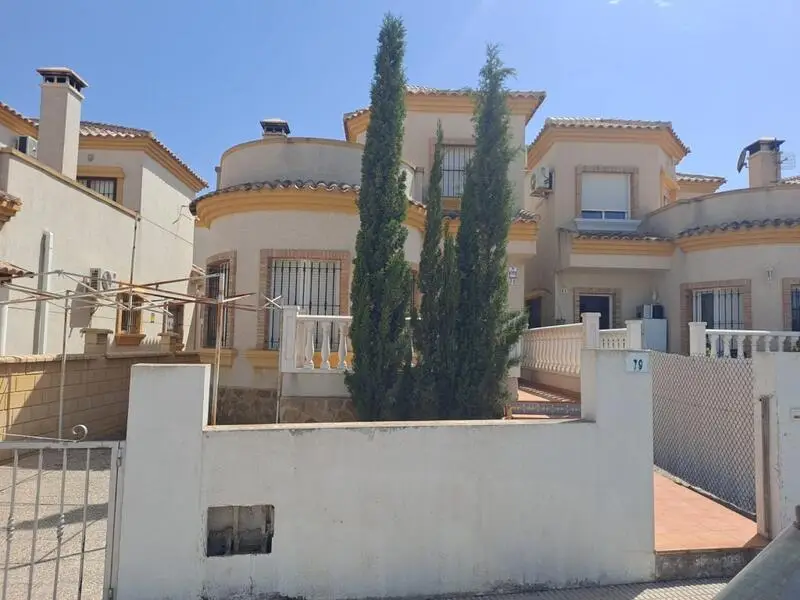 Bungalow en Los Montesinos con Jardin y Terraza 3 Dormitorios