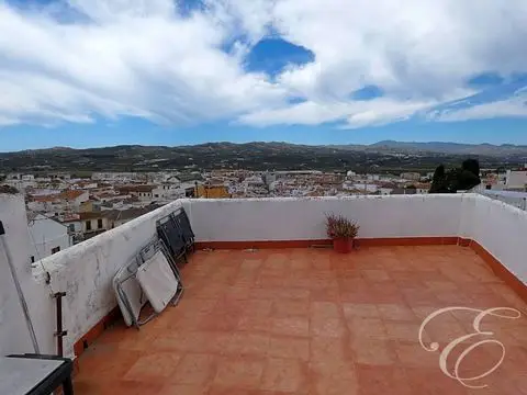 Casa con 5 Dormitorios en Venta Velez Malaga, Andalucia