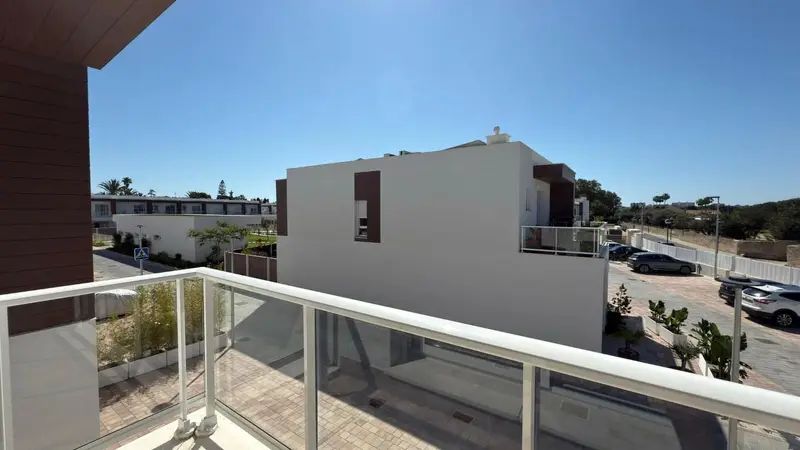 Adosado en alquiler Alicante Golf cerca de la playa