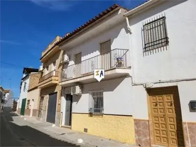 Casa en Casariche Centro con Terraza y Trastero