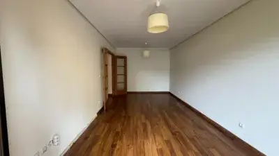 Piso en venta Los Corrales de Buelna con garaje y buhardilla