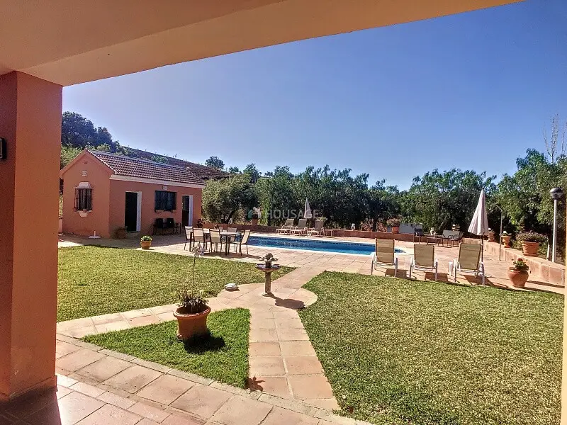 Villa en venta en Almogía Málaga