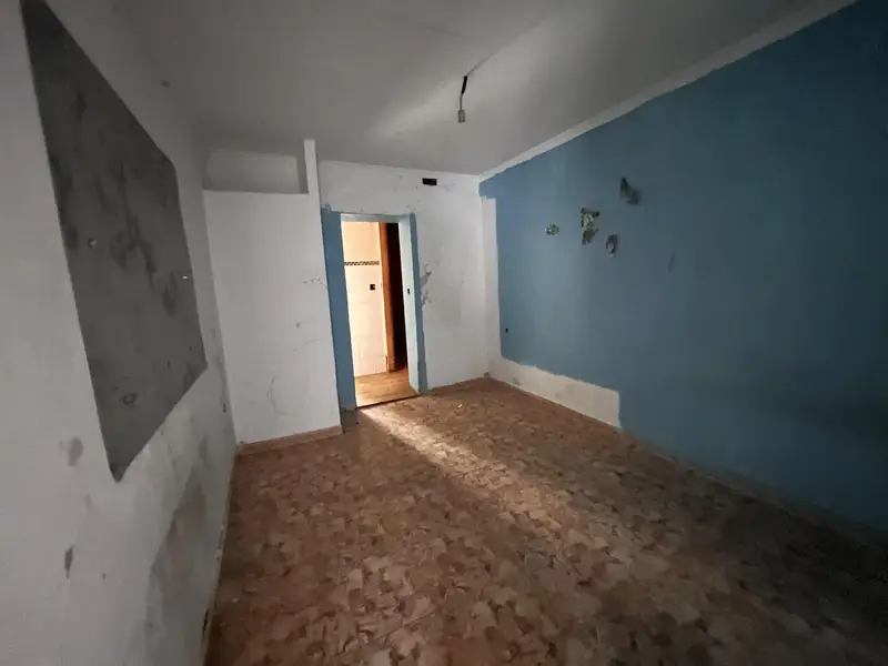 Casa en Venta en La Línea de la Concepción: 3 Habitaciones, Salón Amplio