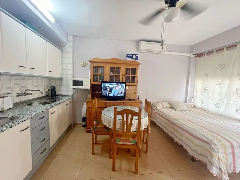 Estudio con Terraza Cerca de la Playa de Carihuela