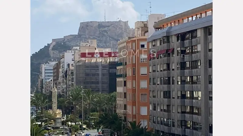 Venta Piso 4 Habitaciones Centro Alicante ALI080