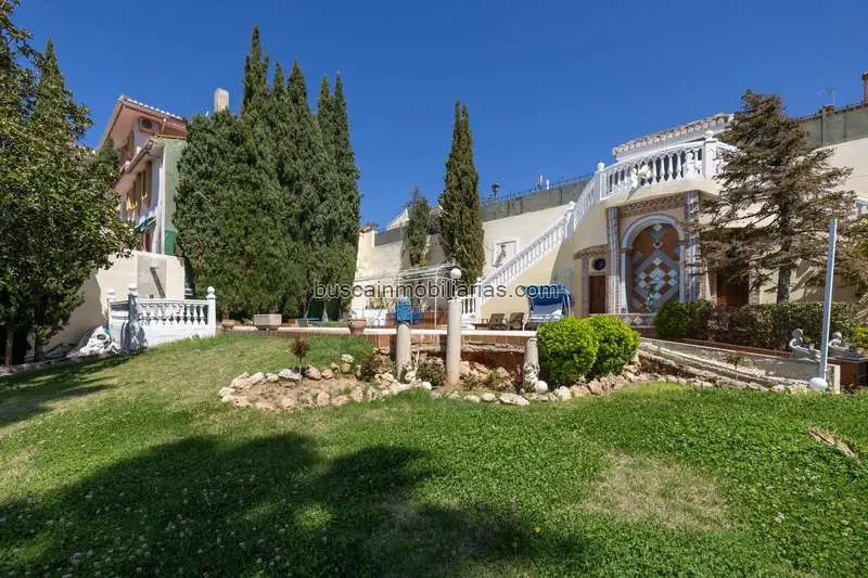 Chalet en venta en Granada con piscina y vistas espectaculares