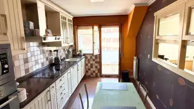 Piso Reformado en La Felguera 3 Habitaciones Cerca de Servicios