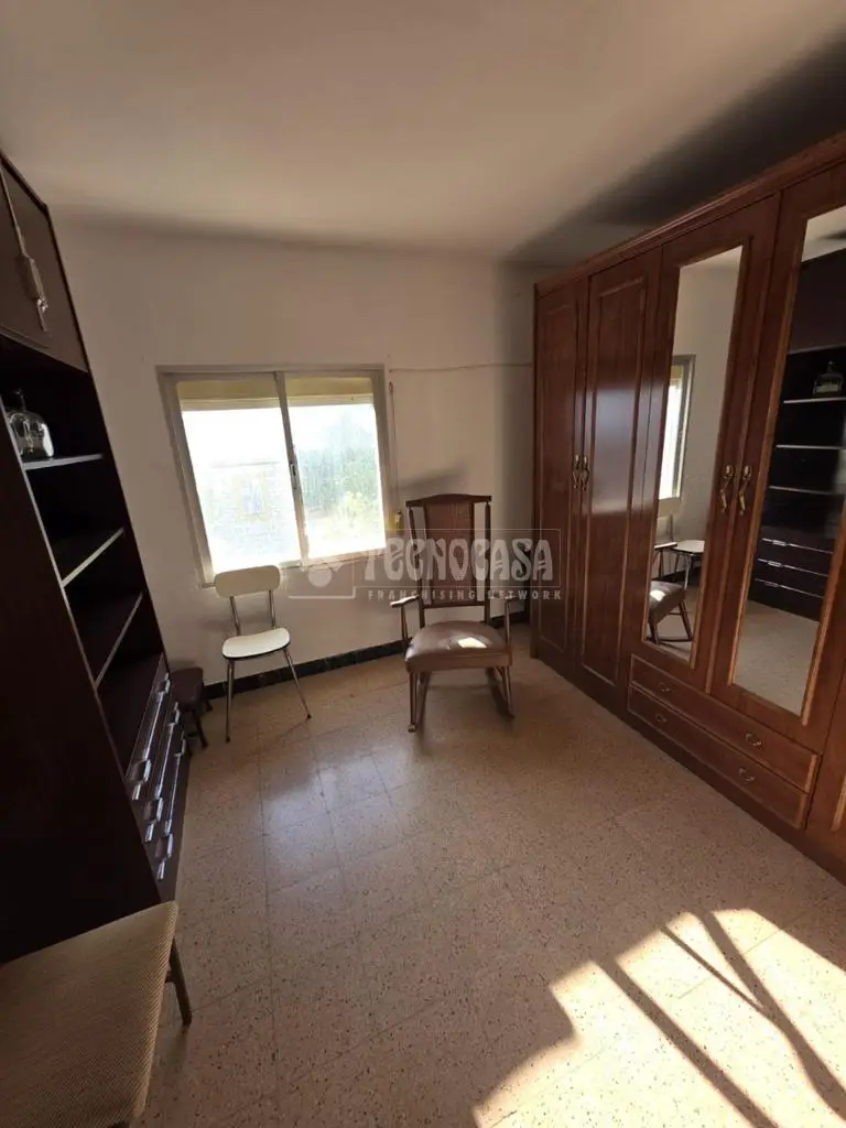 Casa en Venta en Montilla: 3 Dormitorios, 3 Baños, 2 Cocinas