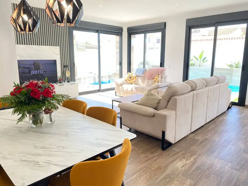 Chalet en Villamartín Orihuela Costa Blanca