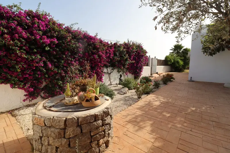 Villa de Lujo en Jesús Ibiza con Vistas Panorámicas y Licencia Turística