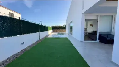 Chalet en Cala Blanca con Piscina Privada y Jardin
