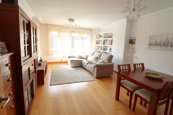 Chalet Adosado en Salburua Vitoria Gasteiz 5 Dormitorios