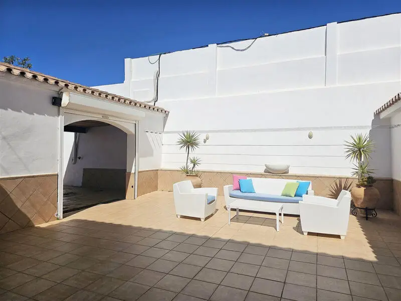 Villa de Lujo en Primera Línea de Playa El Chaparral Málaga