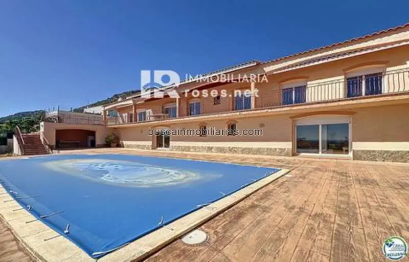 Villa en venta en Pau 5 habitaciones 2 baños