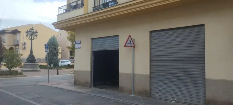 Venta Local comercial de 3 habitaciones en Centro, Atarfe - Ref: D4063