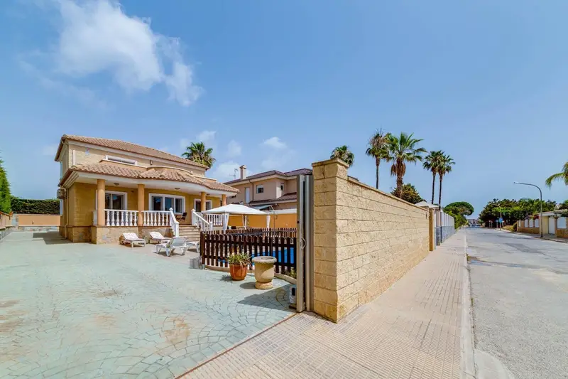 Villa de Lujo en San Javier Murcia con Piscina y Jacuzzi