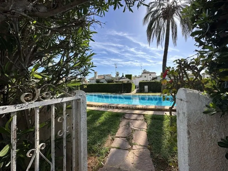 Bungalow con Chimenea en La Marina Cerca de Denia