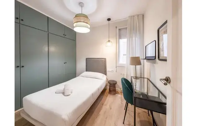 Alquiler Apartamento 4 Dormitorios 140m² Gràcia Barcelona