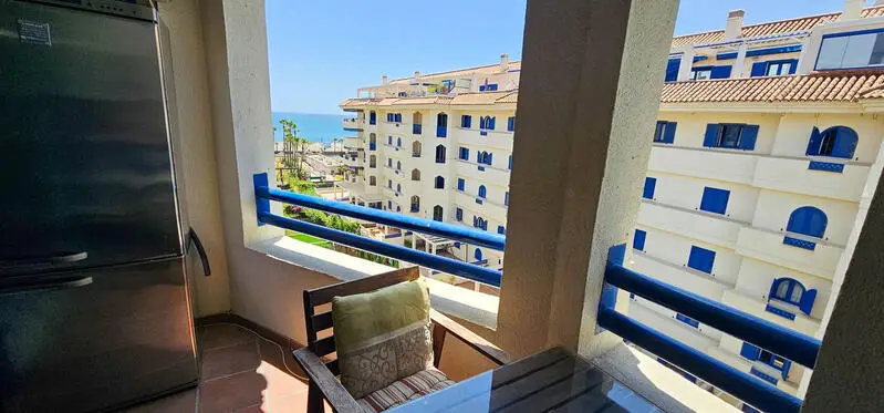 Apartamento en San Luis de Sabinillas con Vistas al Mar