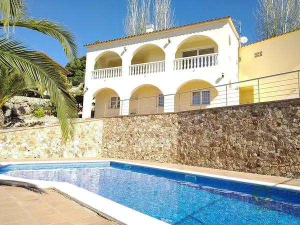 Casa en Can Semi con Vistas al Mar 4 Suites Piscina y Garaje