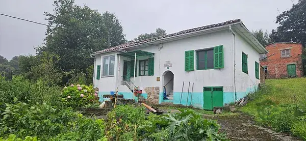 Casa en Munorrodero Cantabria para reformar con parcela y almacen
