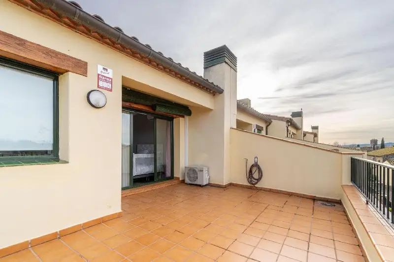 Adosado en Torroella de Fluvià 4 habitaciones 3 baños