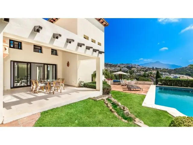 Villa Andaluza en Los Arqueros Golf