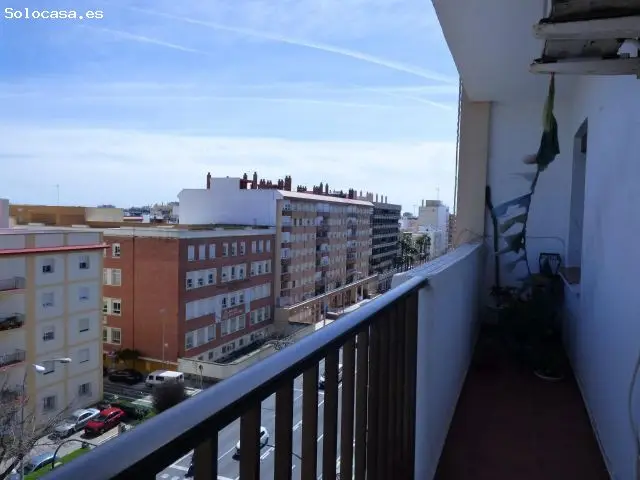 Vivienda amplia cerca del mar y centro historico