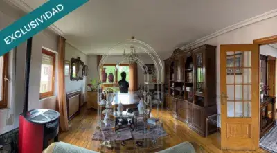 Casa Unifamiliar con Jardin y Local en Azadinos Leon