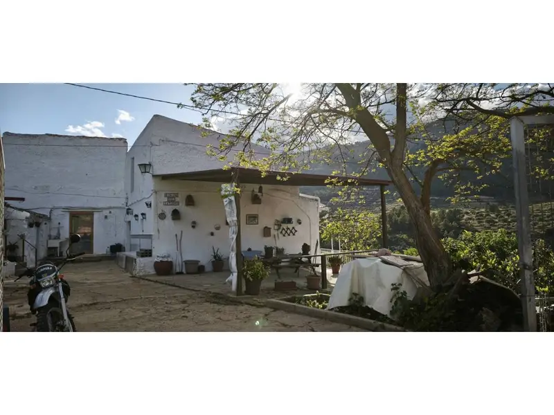 Casa con Piscina y Terraza en Arroyo Morote Cerca de Yeste