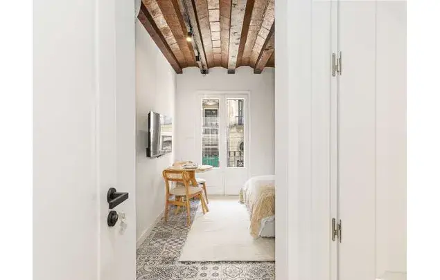 Estudio 25m² Barcelona Eixample Amueblado Aire Acondicionado Balcón