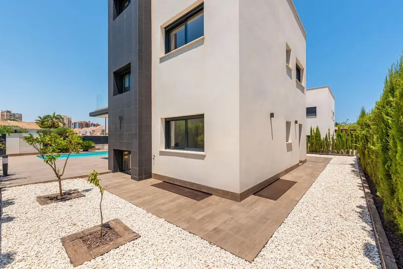Chalet en La Manga del Mar Menor 2 a 4 dormitorios