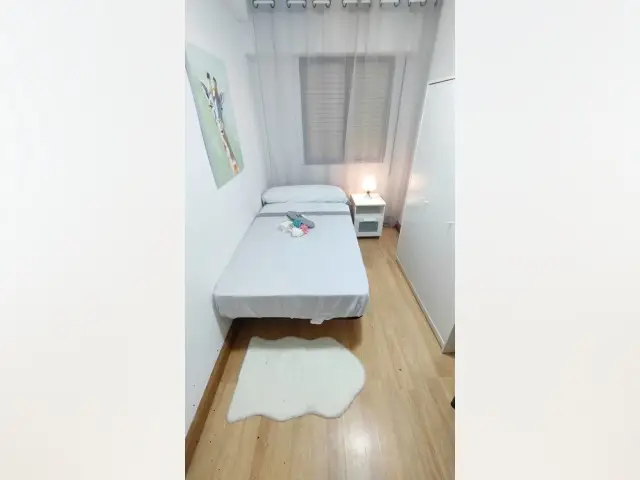 Habitación en Alquiler Almería Centro - Apartamento espacioso y céntrico