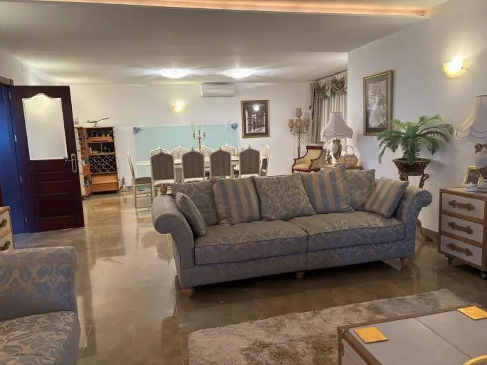 Villa de Lujo en El Pinar 5 Dormitorios Piscina Privada