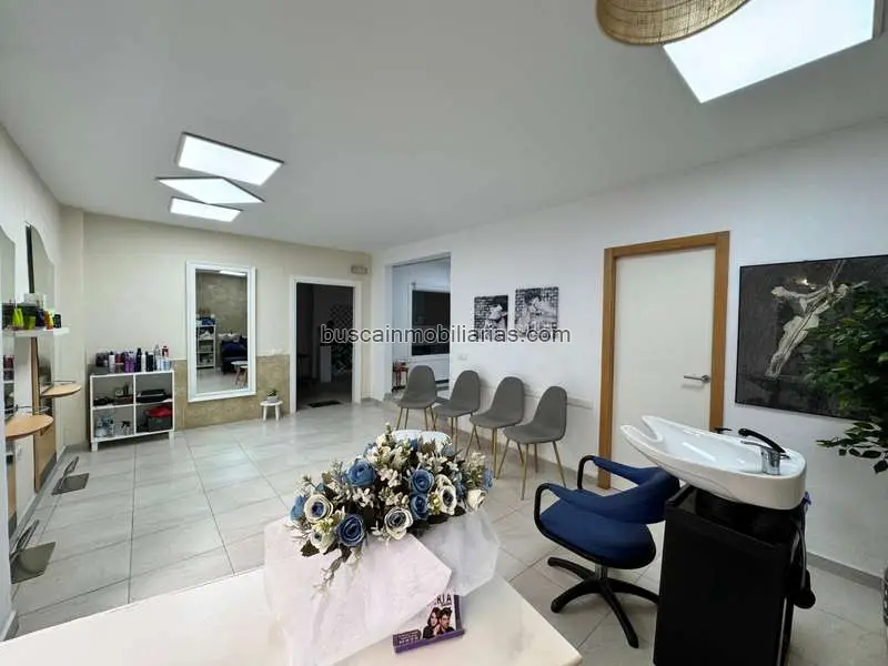 Local Comercial con Patio en Teulada Ideal Oficina o Vivienda