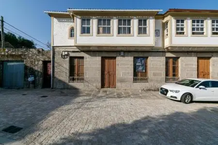 Casa Rustica con Encanto en Covelo Para Reformar