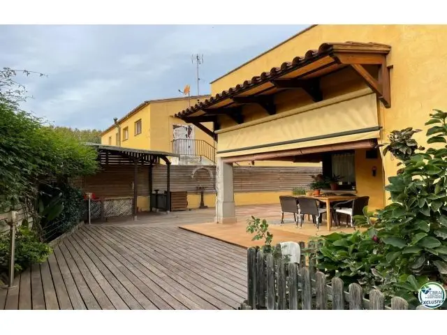 Chalet de Lujo en La Bisbal Emporda 4 Dormitorios Piscina Jardin