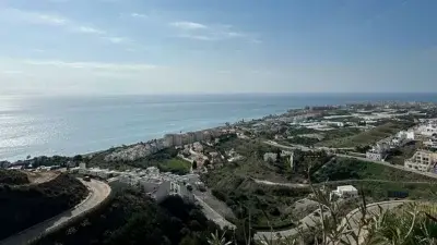 Chalet en Venta con Vistas al Mar Cerca de Malaga